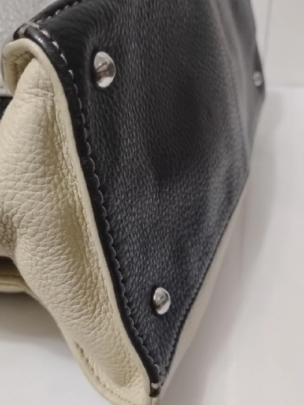 Aimee Kestenberg Classic‎ Two-Tone Leather Satchel Bag - Cream and Black